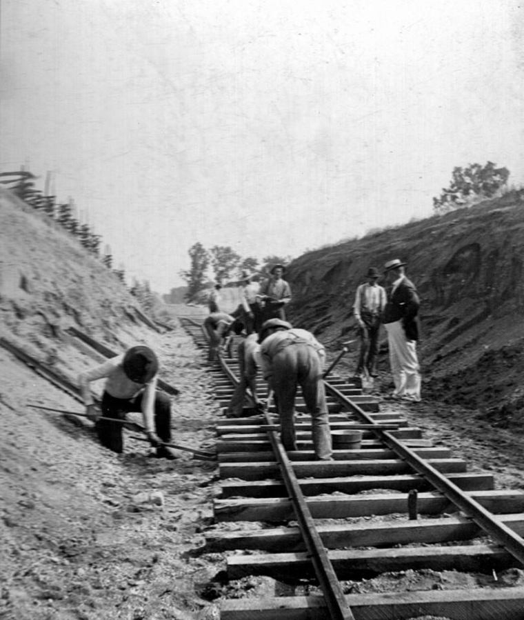 narrow gauge tracks